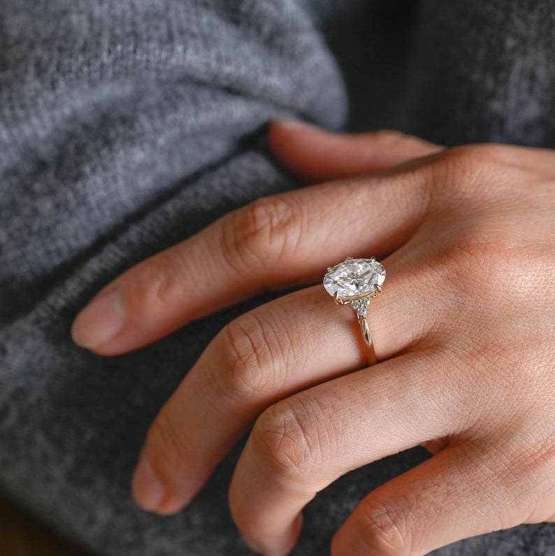 Stunning 1.0 - 2.0 CT Oval Moissanite Engagement Ring with Cluster Design 4