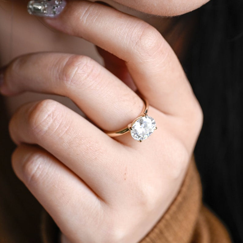 Stunning 1.0 - 2.0 CT Oval Moissanite Engagement Ring with Solitaire Design 6