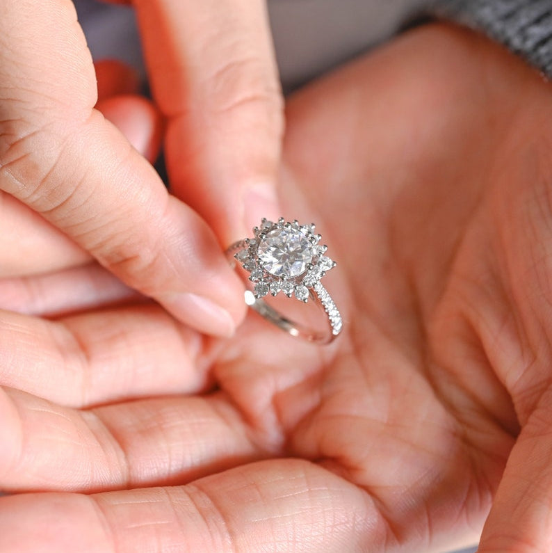 Stunning 0.5 - 1.5 CT Round Moissanite Engagement Ring with Cluster Design 6