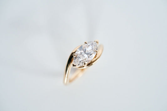 3.0 CT Elongated Cushion Solitaire Lab Grown Diamond Engagement Ringt