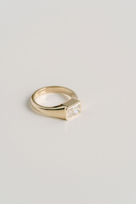 3.0 CT Elongated Cushion Solitaire Lab Grown Diamond Engagement Ringt
