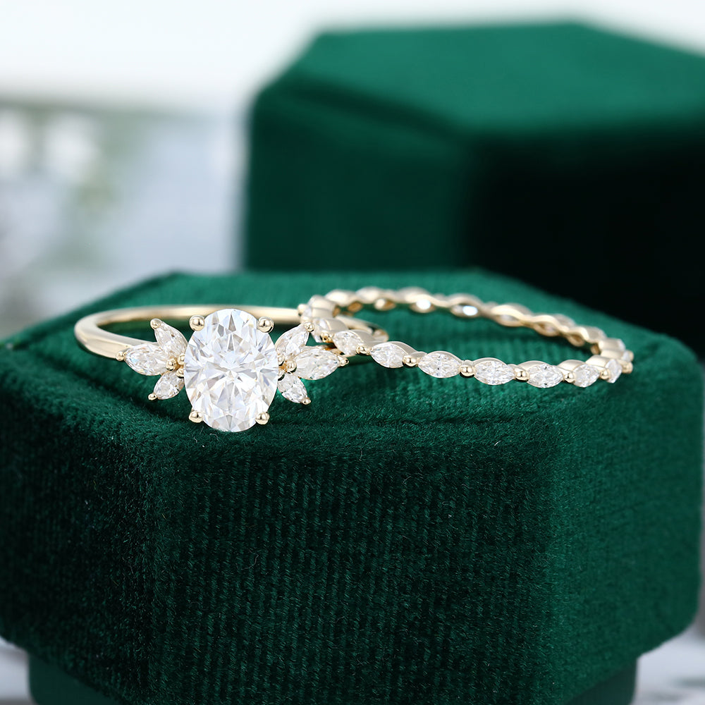 1.33 CT Oval Moissanite Cluster Bridal Ring Set