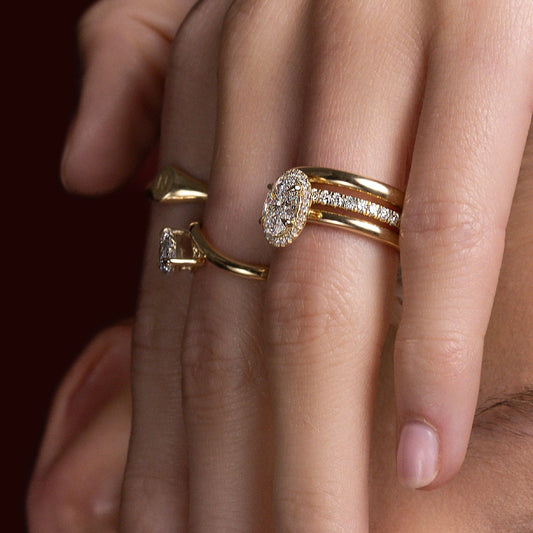 2 CT Oval: Halo Lab Grown Diamond Engagement Ring