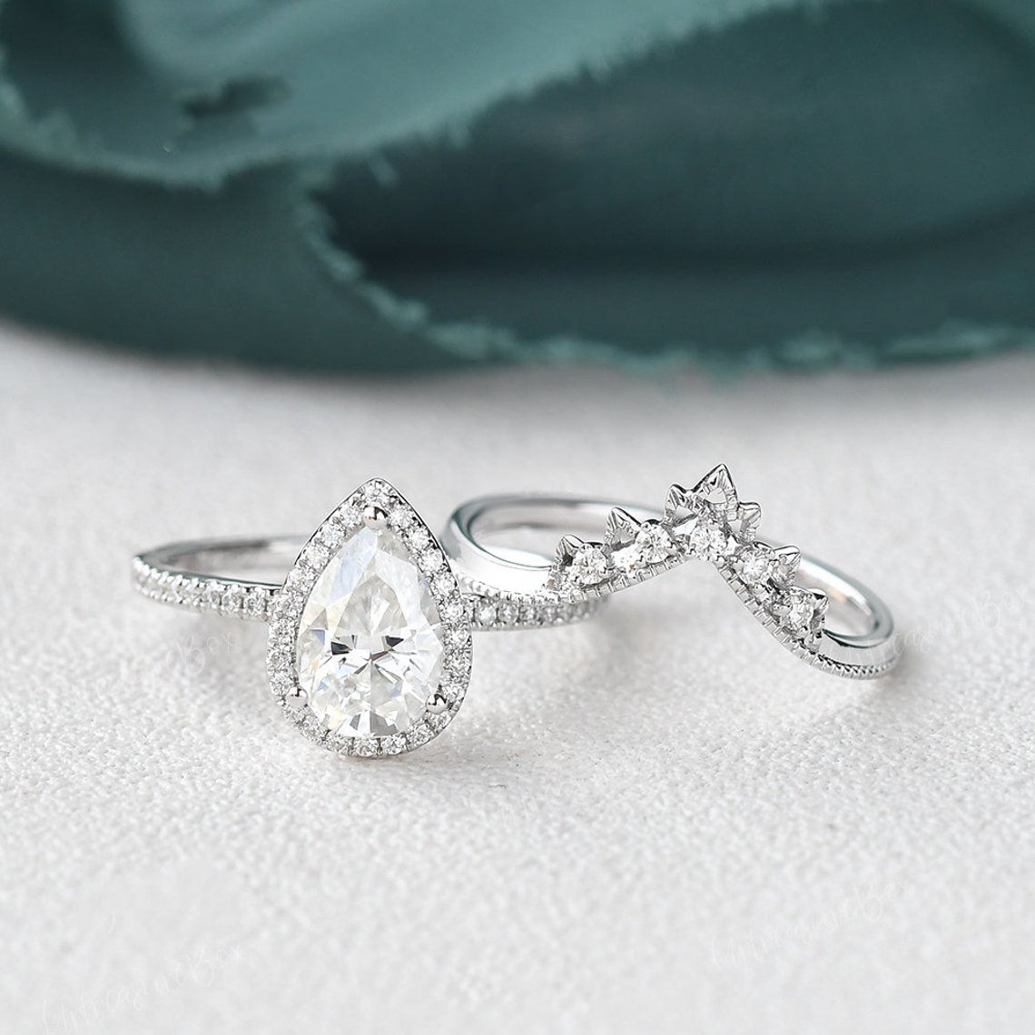 2.0 CT Pear Cut Halo Moissanite Bridal Ring Set