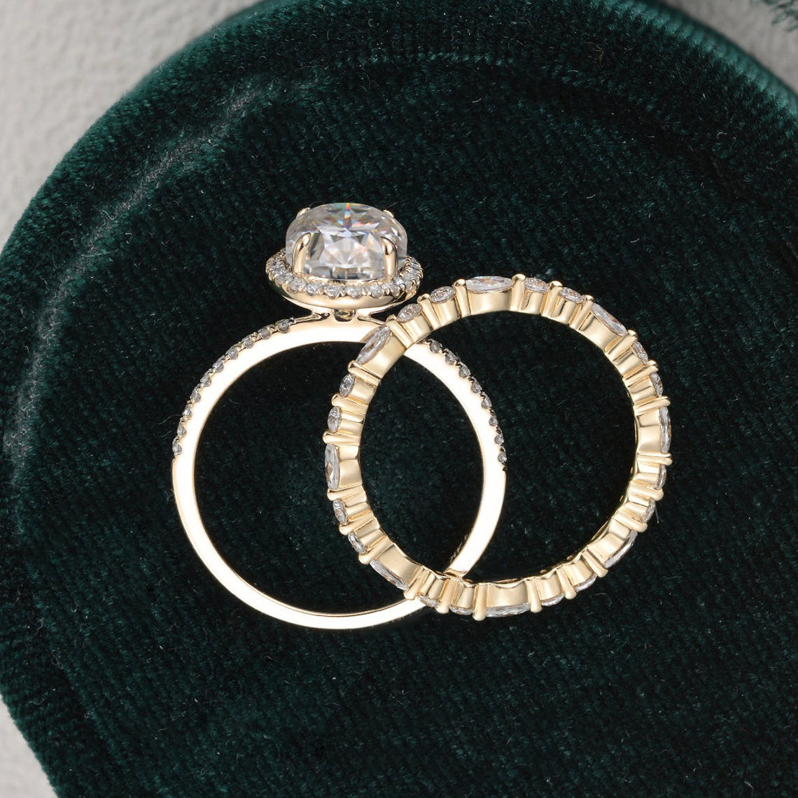 2.0 CT Oval Cut Halo Moissanite Bridal Ring Set