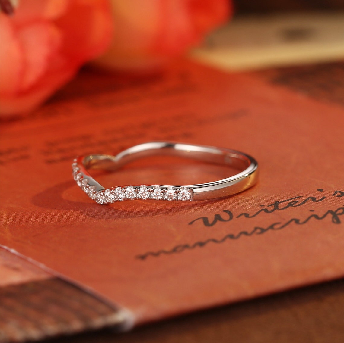 0.2 TCW Round Curved Lab Grown Diamond Wedding Band