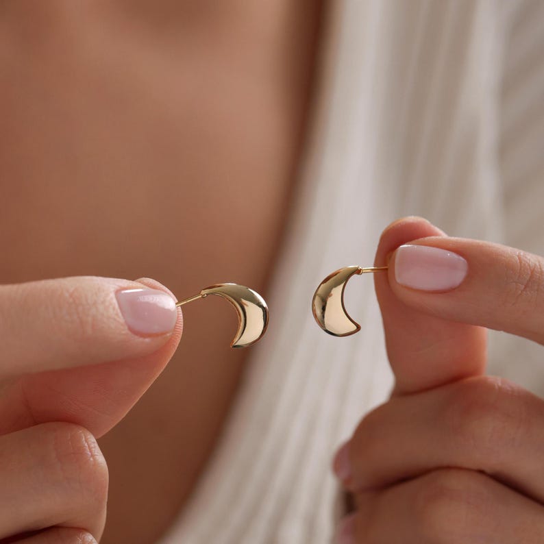 Tear Drop Stud Earrings