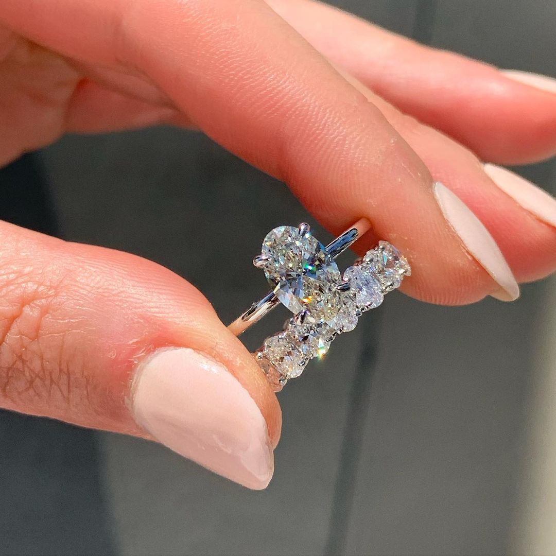 1.33 CT Oval Cut Solitaire Style Moissanite Engagement Ring