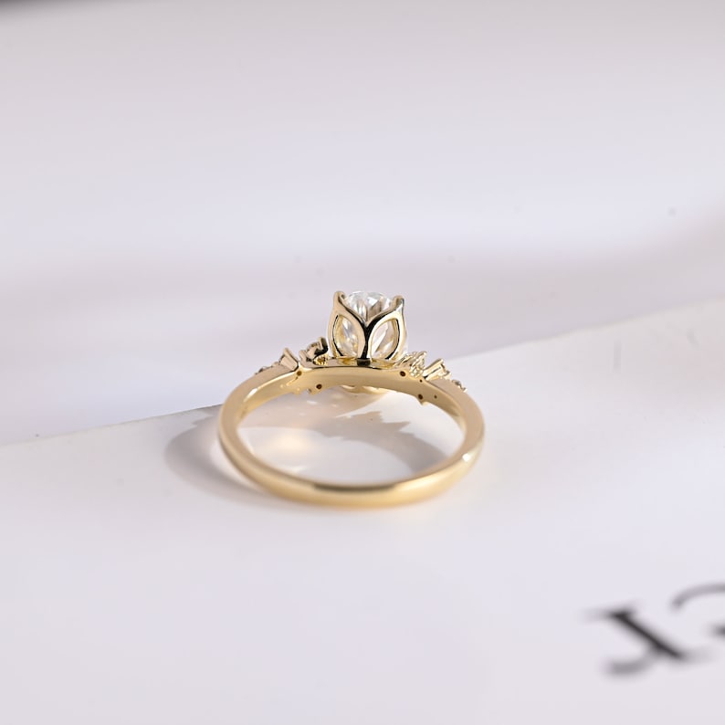 Stunning 1.0 - 2.0 CT Oval Moissanite Engagement Ring with Cluster Design 3