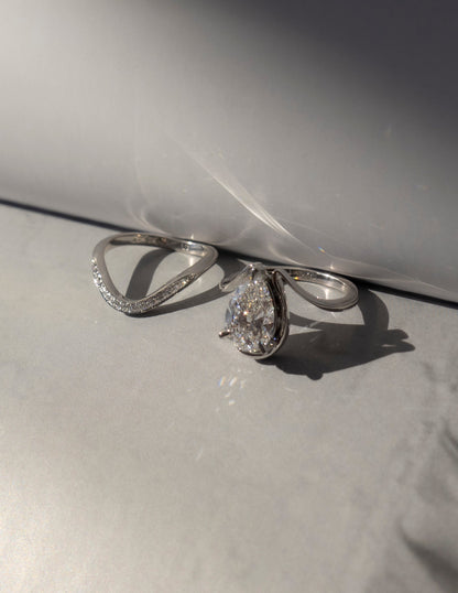 1.5 CT Pear Shaped Lab Grown Diamond Unique Style Engagement Ring