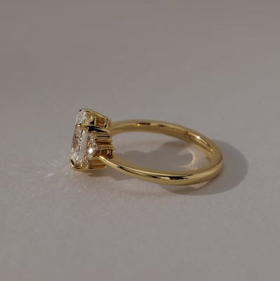 CUJ049