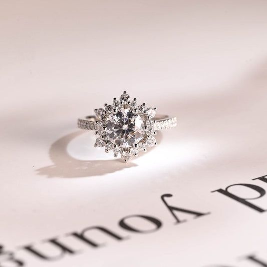 Stunning 0.5 - 1.5 CT Round Moissanite Engagement Ring with Cluster Design 1