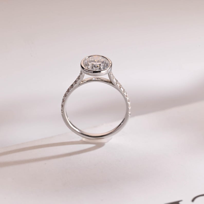 Stunning 1.0 - 2.0 CT Oval Moissanite Engagement Ring with Bezel Design 8