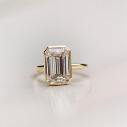 4.9 CT Emerald Solitaire Moissanite Engagement Ring