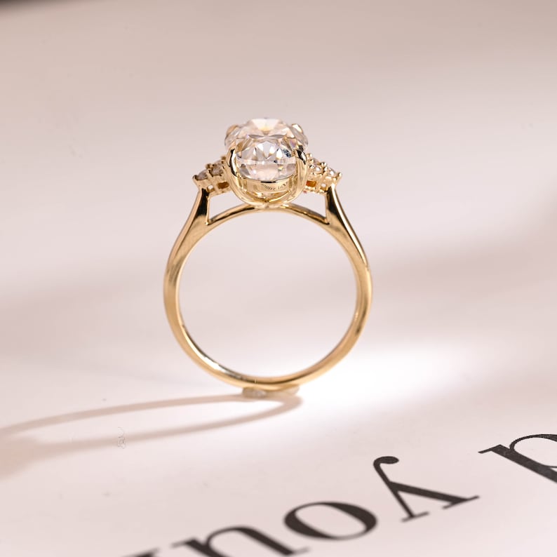 Stunning 1.0 - 2.0 CT Oval Moissanite Engagement Ring with Cluster Design 8