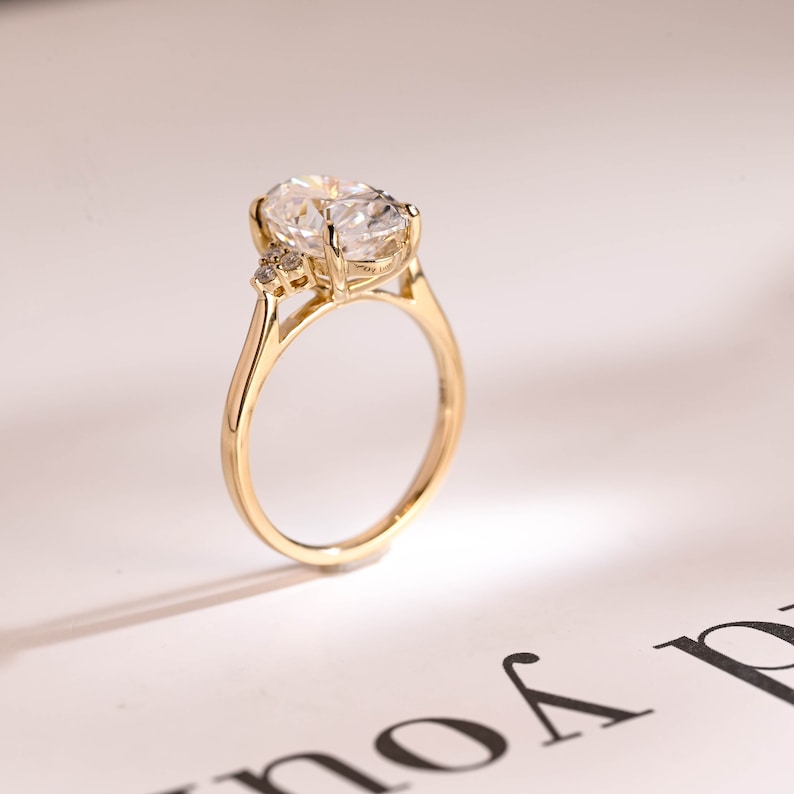 Stunning 1.0 - 2.0 CT Oval Moissanite Engagement Ring with Cluster Design 7