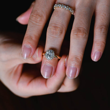 Stunning 1.0 - 2.0 CT Oval Moissanite Engagement Ring with Halo Design 4