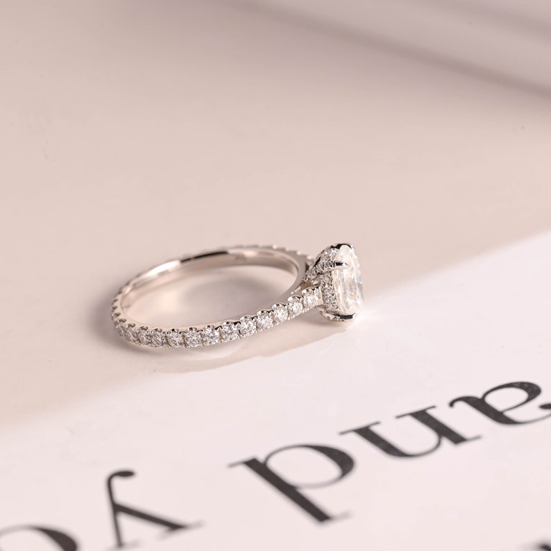 Stunning 1.0 - 2.0 CT Oval Moissanite Engagement Ring with Cathedral Design 10