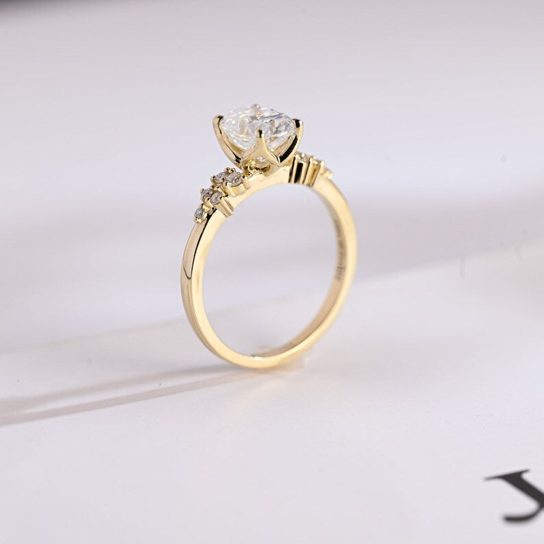 Stunning 1.0 - 2.0 CT Oval Moissanite Engagement Ring with Cluster Design 10