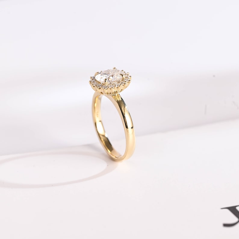 Stunning 1.0 - 2.0 CT Oval Moissanite Engagement Ring with Halo Design 7