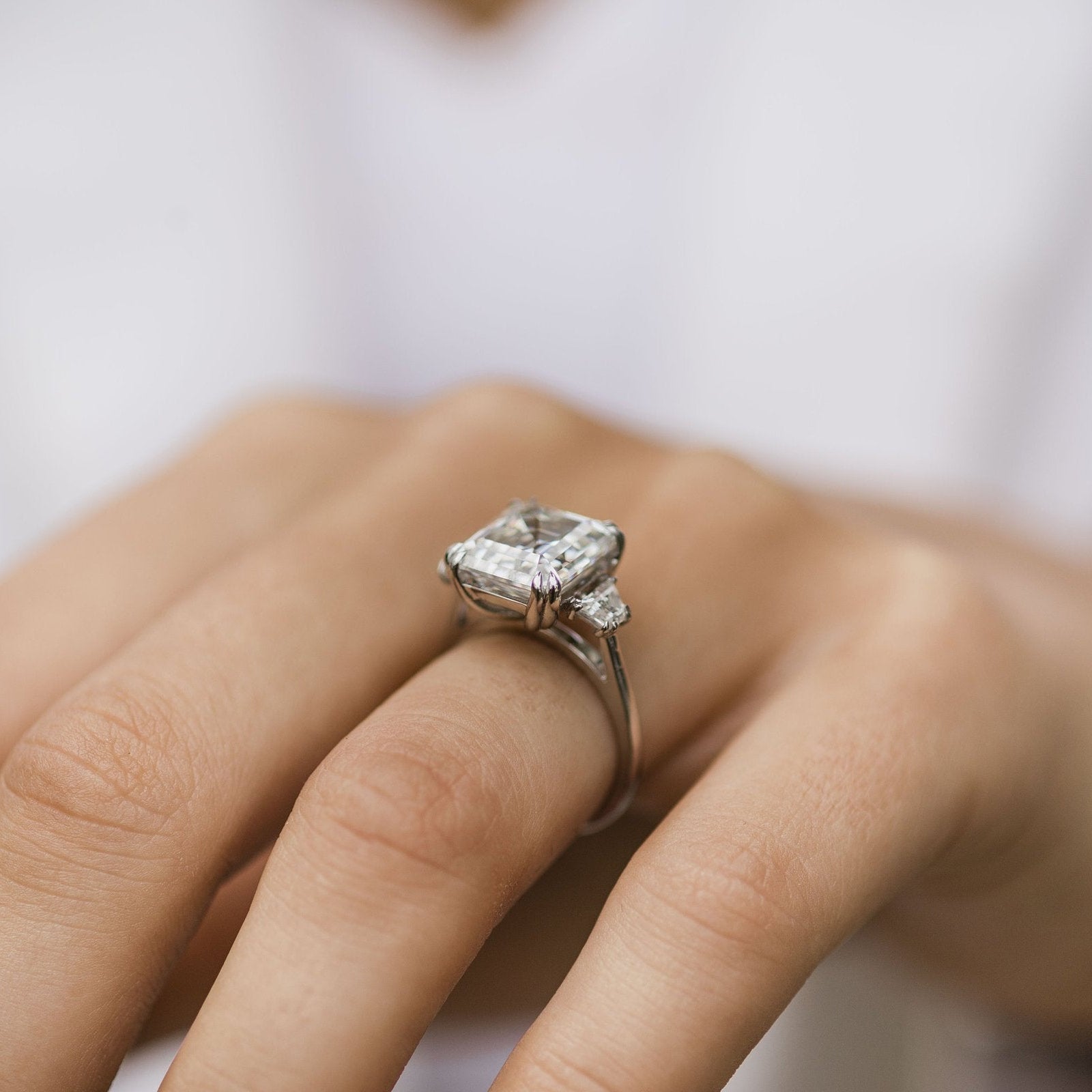 EW075