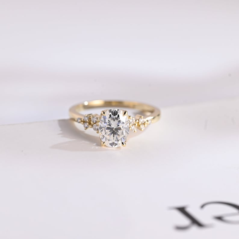 Stunning 1.0 - 2.0 CT Oval Moissanite Engagement Ring with Cluster Design 1