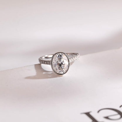 Stunning 1.0 - 2.0 CT Oval Moissanite Engagement Ring with Bezel Design 10