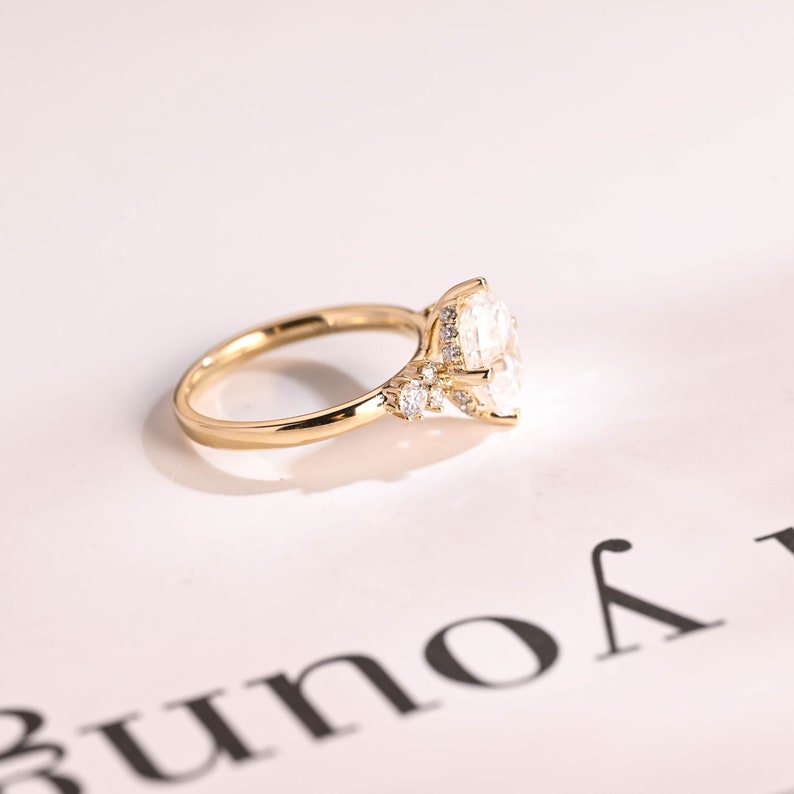 Stunning 1.0 - 2.0 CT Oval Moissanite Engagement Ring with Cluster Design 9