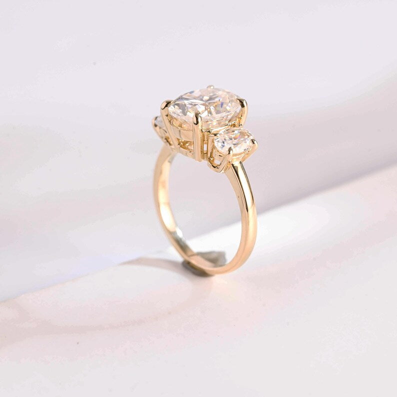 Stunning 1.0 - 2.0 CT Oval Moissanite Engagement Ring with Three Stone Design 7