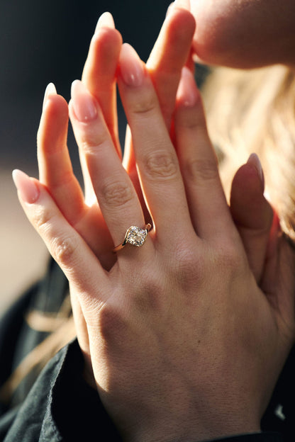 3.0 CT Elongated Cushion Solitaire Lab Grown Diamond Engagement Ringt