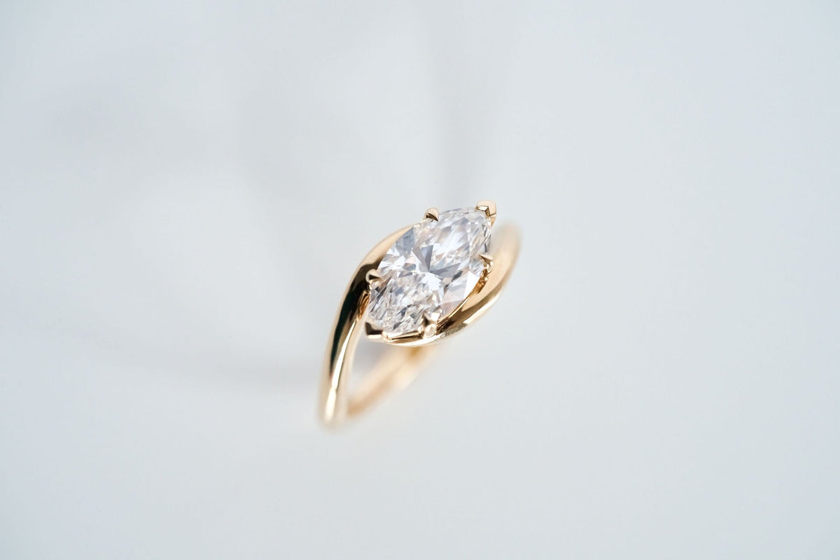 3.0 CT Elongated Cushion Solitaire Lab Grown Diamond Engagement Ringt