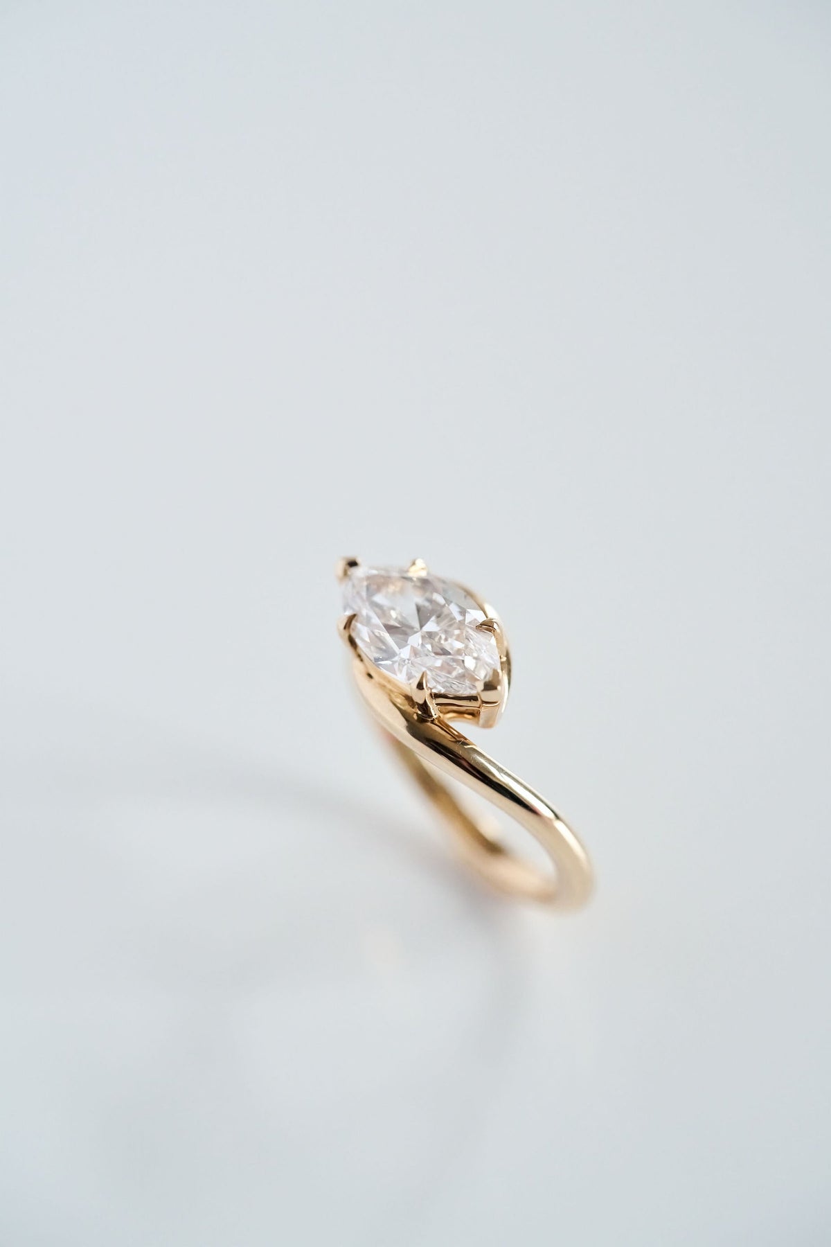 3.0 CT Elongated Cushion Solitaire Lab Grown Diamond Engagement Ringt