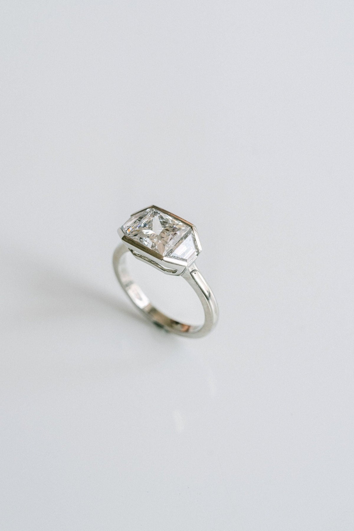 3.0 CT Elongated Cushion Solitaire Lab Grown Diamond Engagement Ringt