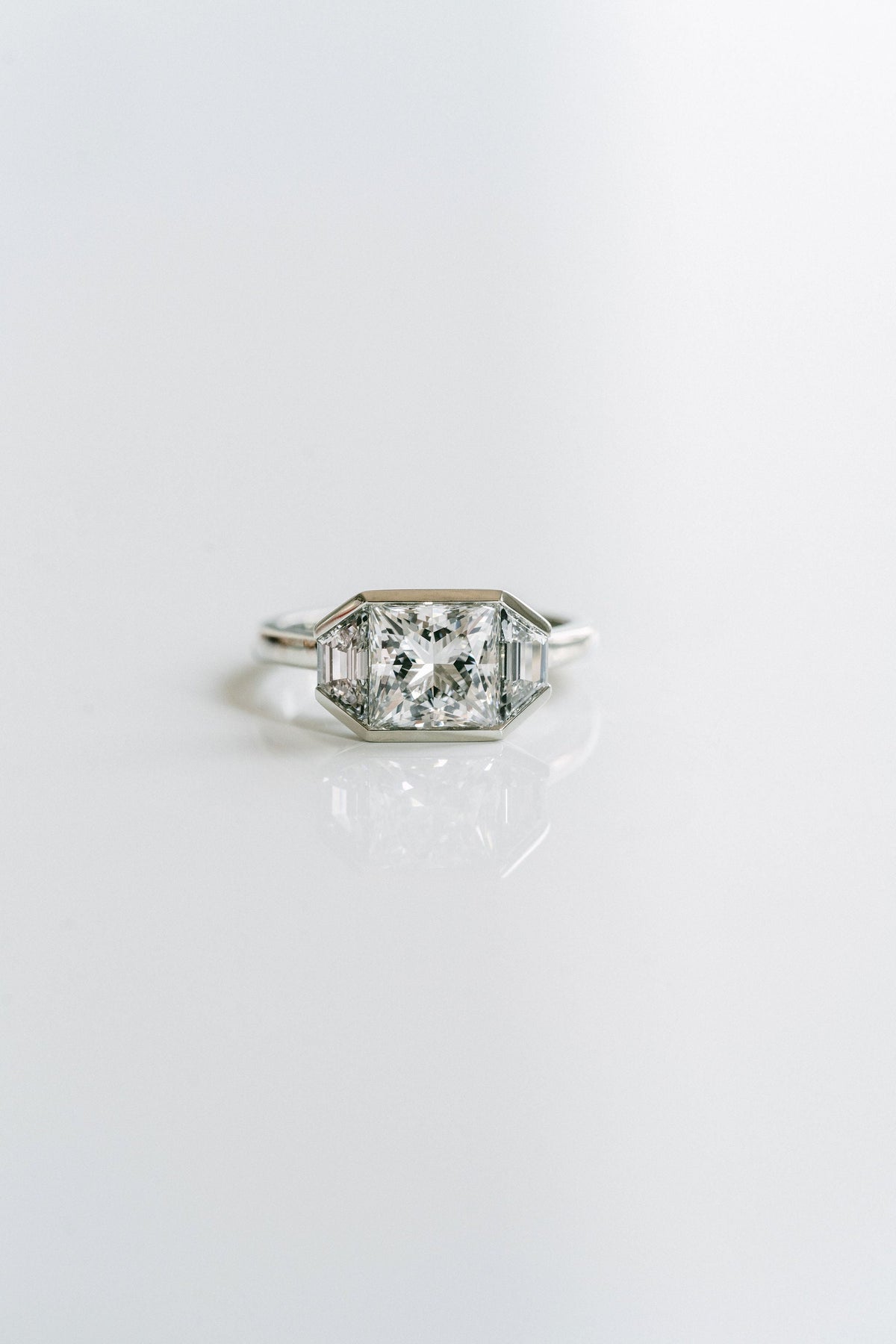 3.0 CT Elongated Cushion Solitaire Lab Grown Diamond Engagement Ringt