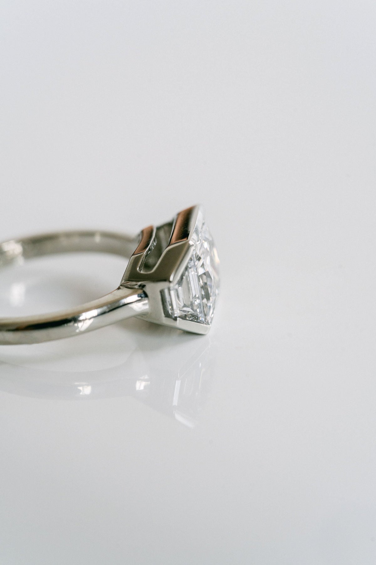 3.0 CT Elongated Cushion Solitaire Lab Grown Diamond Engagement Ringt