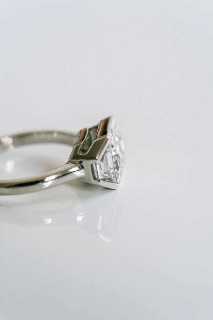 3.0 CT Elongated Cushion Solitaire Lab Grown Diamond Engagement Ringt