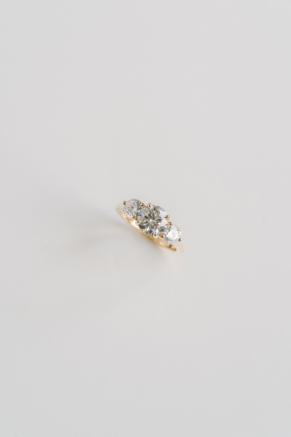 3.0 CT Elongated Cushion Solitaire Lab Grown Diamond Engagement Ringt