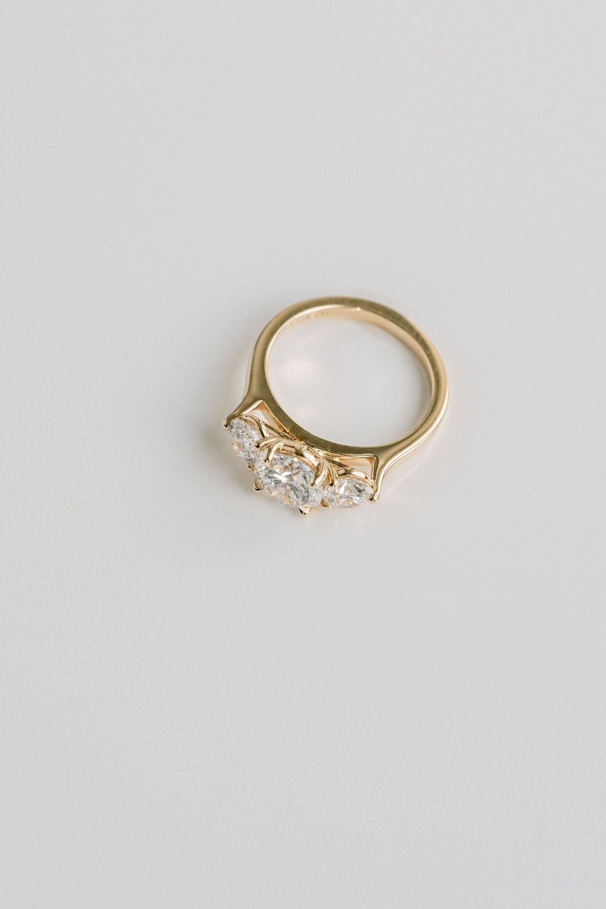 3.0 CT Elongated Cushion Solitaire Lab Grown Diamond Engagement Ringt