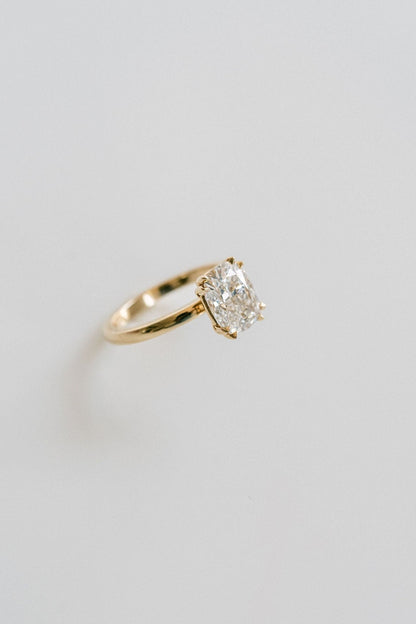 3.0 CT Elongated Cushion Solitaire Lab Grown Diamond Engagement Ringt