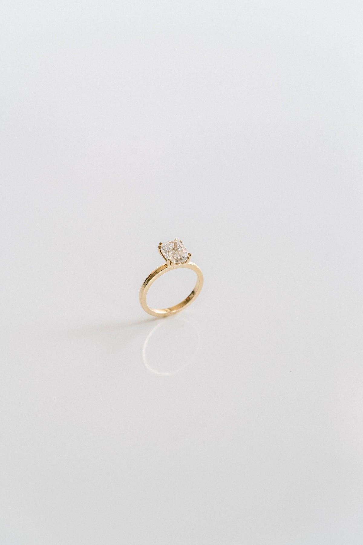 3.0 CT Elongated Cushion Solitaire Lab Grown Diamond Engagement Ringt