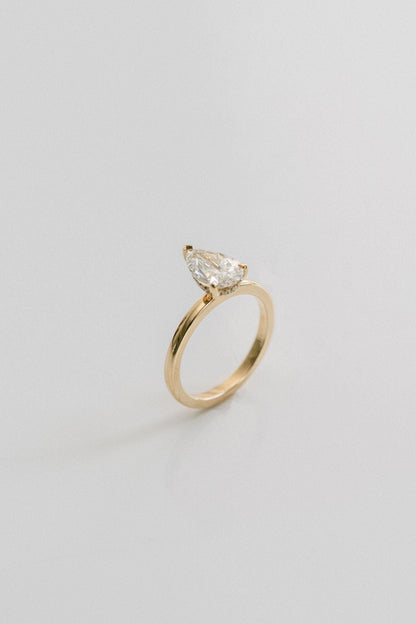 3.0 CT Elongated Cushion Solitaire Lab Grown Diamond Engagement Ringt