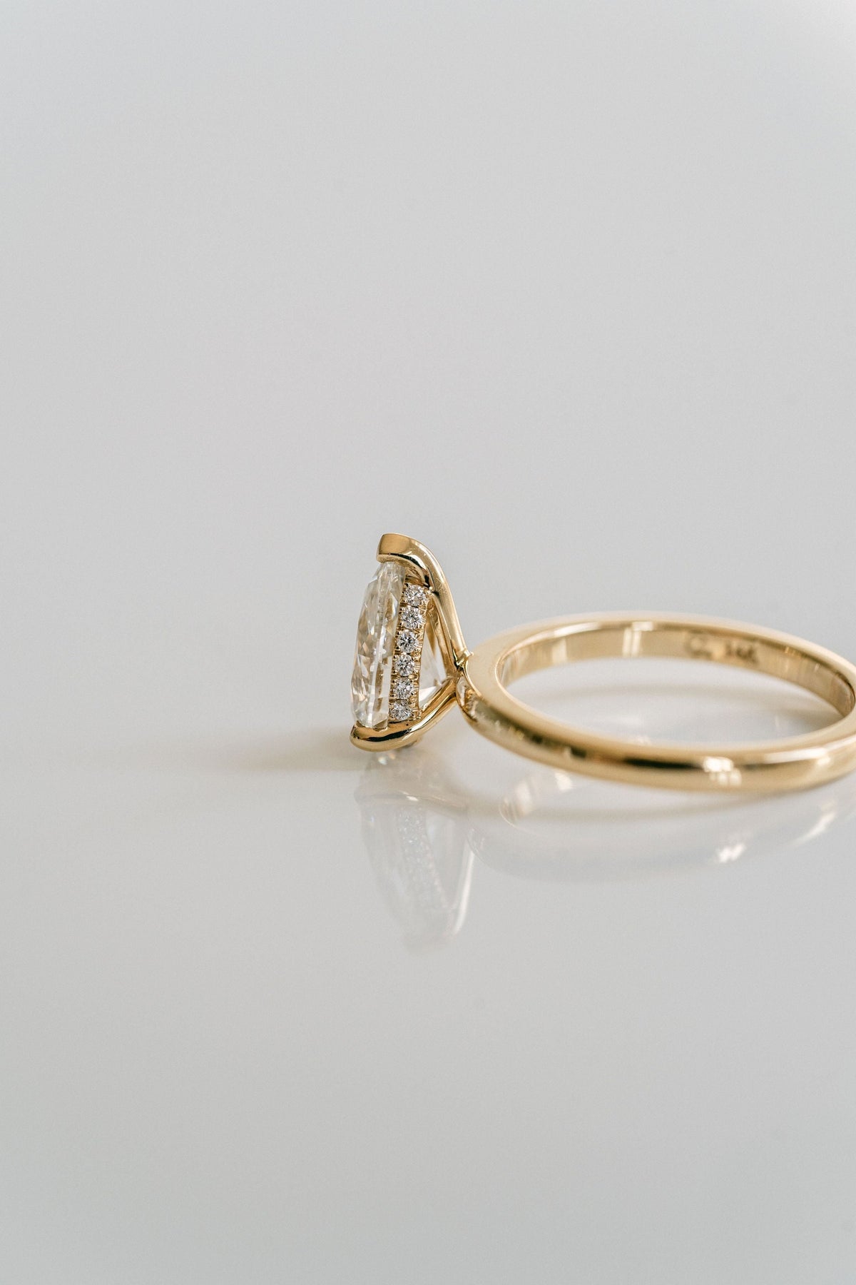 3.0 CT Elongated Cushion Solitaire Lab Grown Diamond Engagement Ringt