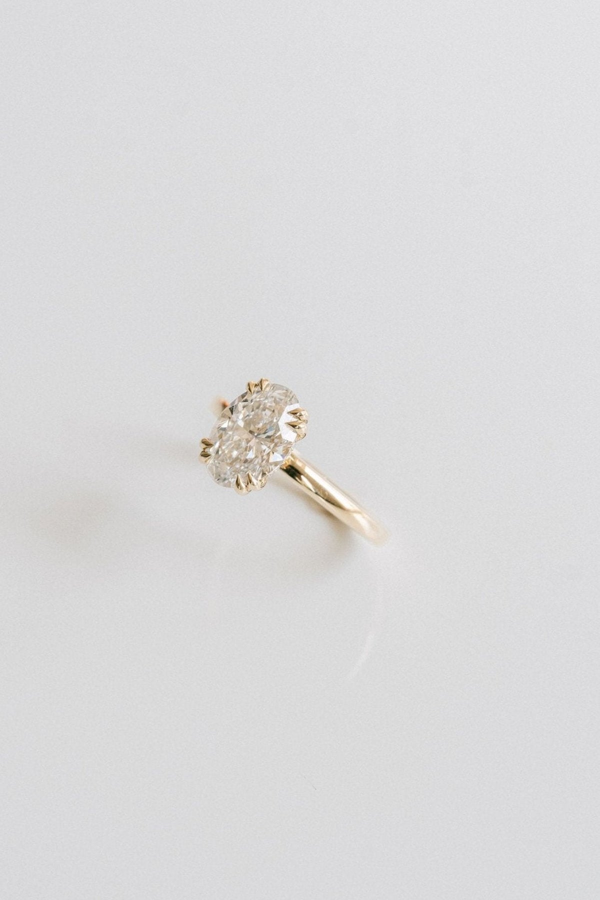 3.0 CT Elongated Cushion Solitaire Lab Grown Diamond Engagement Ringt