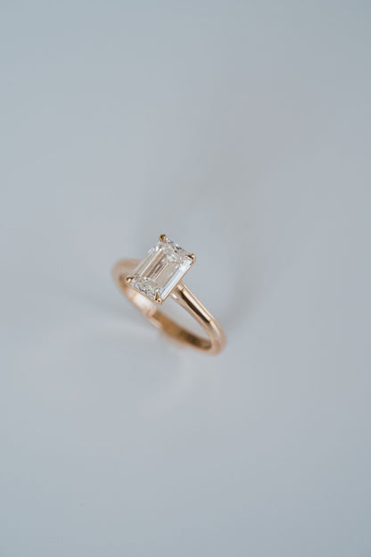 3.0 CT Elongated Cushion Solitaire Lab Grown Diamond Engagement Ringt