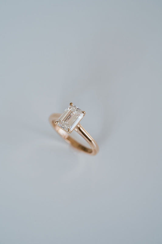 3.0 CT Elongated Cushion Solitaire Lab Grown Diamond Engagement Ringt