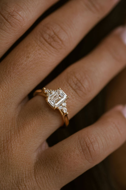 3.0 CT Elongated Cushion Solitaire Lab Grown Diamond Engagement Ringt