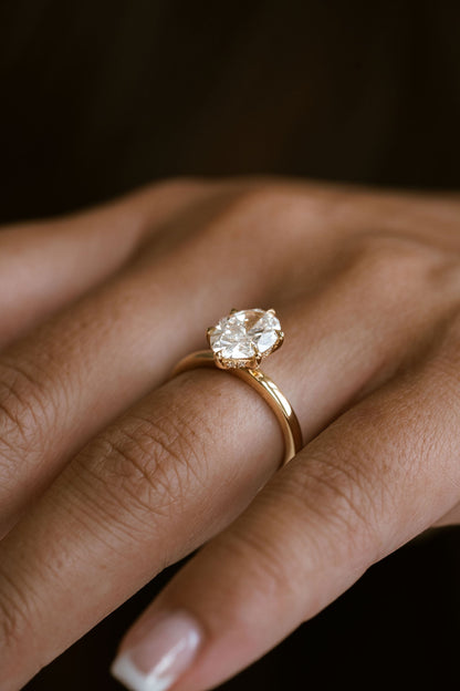 3.0 CT Elongated Cushion Solitaire Lab Grown Diamond Engagement Ringt