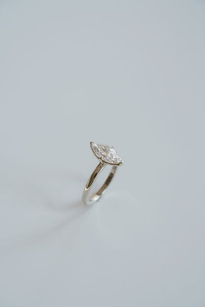 3.0 CT Elongated Cushion Solitaire Lab Grown Diamond Engagement Ringt