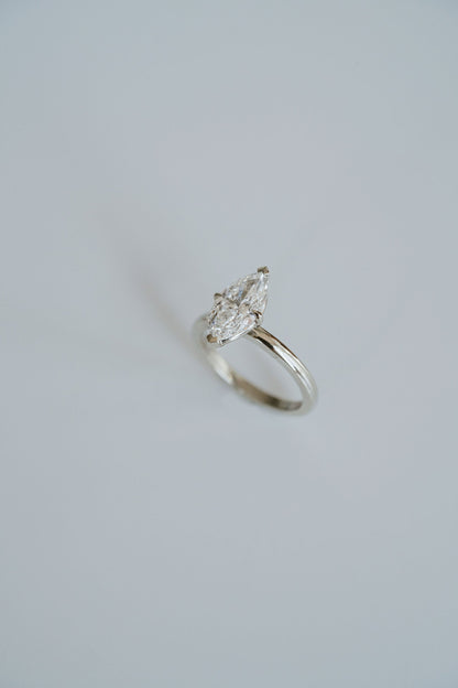 3.0 CT Elongated Cushion Solitaire Lab Grown Diamond Engagement Ringt