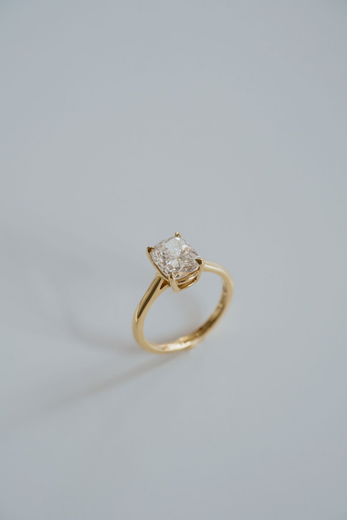 3.0 CT Elongated Cushion Solitaire Lab Grown Diamond Engagement Ringt